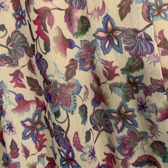 Torrid Criss Cross Floral Pull Over Peplum Style Bliusr size 3X - Picture 3 of 10